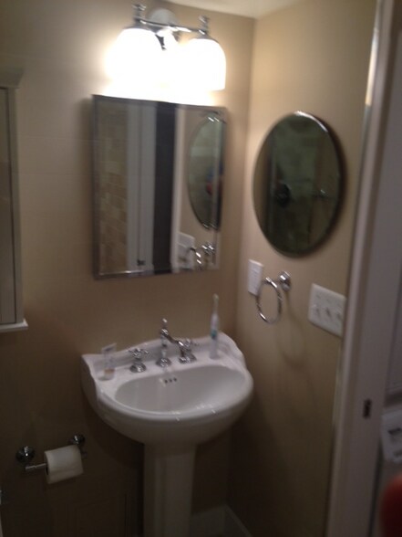 Building Photo - 510 N St SW