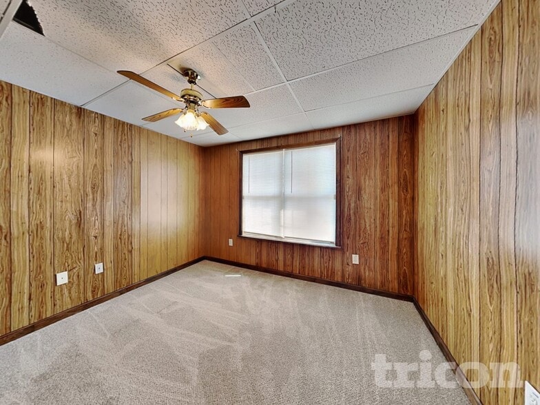 Building Photo - 50 Tufts Cir