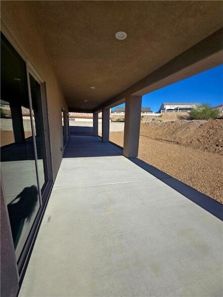 Building Photo - 2561 N Ridge Ave