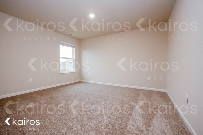Building Photo - 1027 Pilgrim Ln