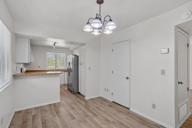Building Photo - 9413 N Albatross Dr