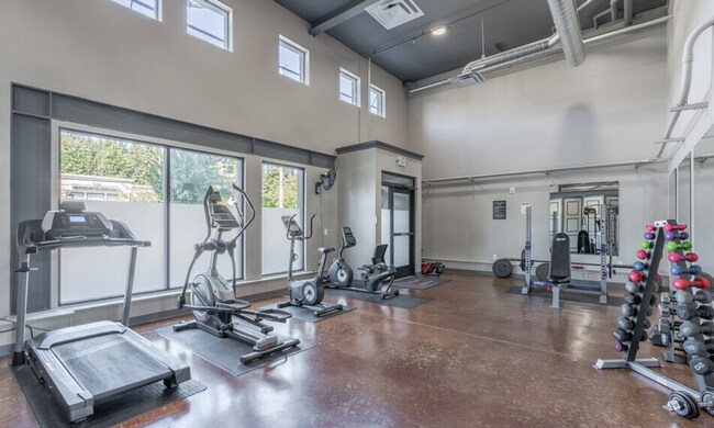 Building Photo - Charming Studio for Rent: Enjoy the Added ...