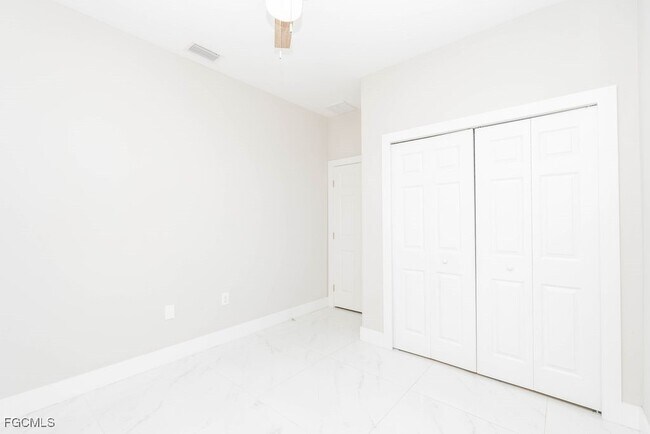 Building Photo - 4419 22nd St SW