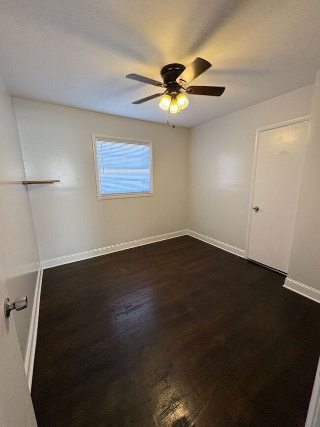 Building Photo - 429 Gary Ave