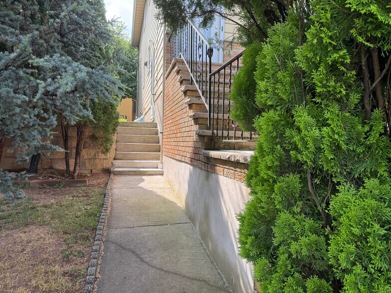 Building Photo - 6 Maitland Pl
