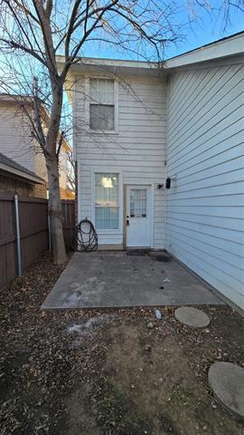 Building Photo - 18064 Kelly Blvd