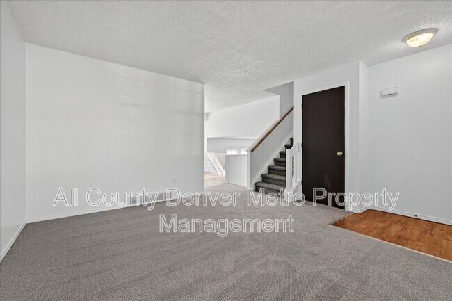 Building Photo - 306 Mulberry Cir