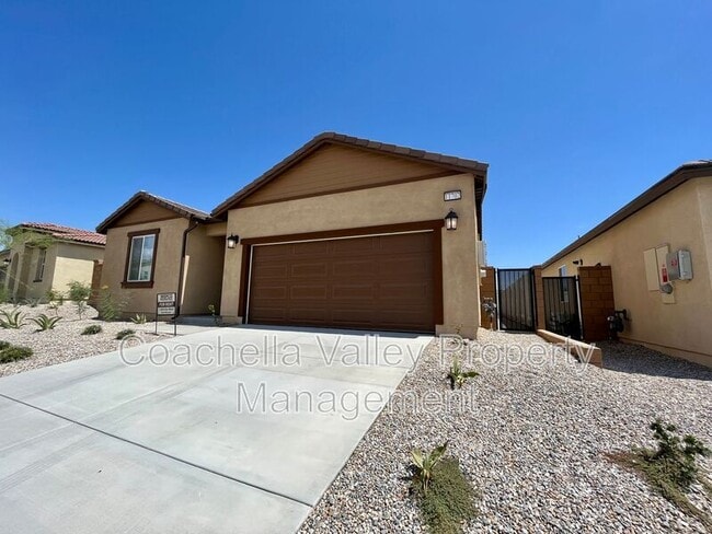 Building Photo - 11702 E Crescent St