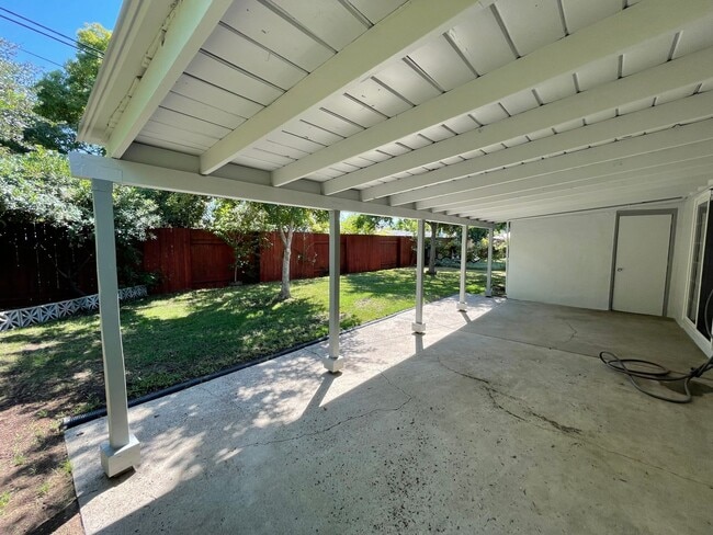 Building Photo - Charming 3-Bedroom Home in Prime Roseville...