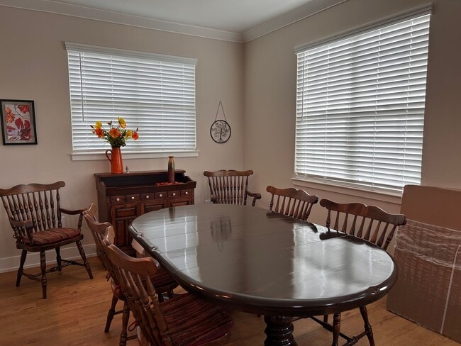 Building Photo - Fairview Village 55+ community $500 of first months rent.