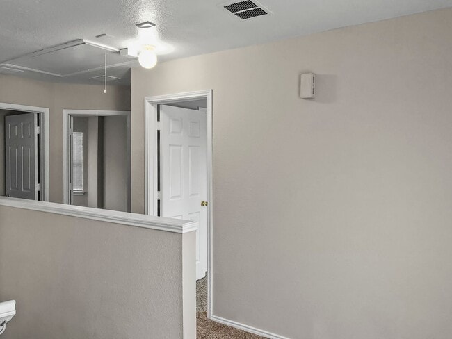 Building Photo - Charming 4 Bedroom Two Story Home in Ft. W...