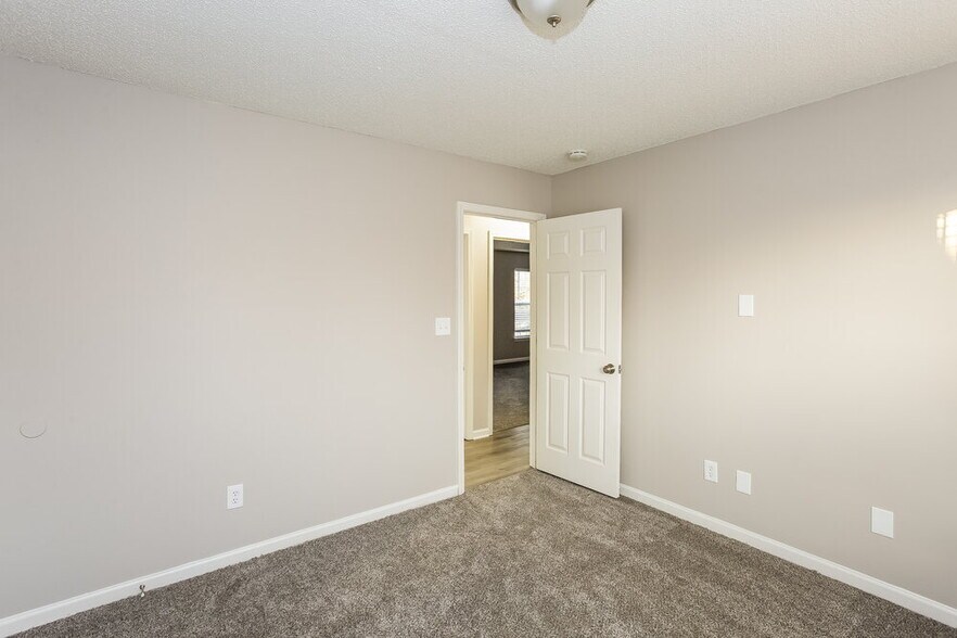 Building Photo - 1938 Olsen Ln