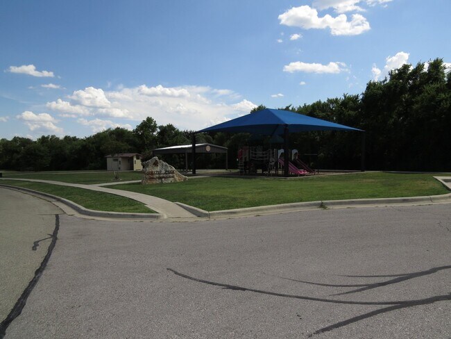 Building Photo - 2308 Darwin Cir