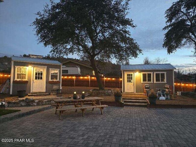 Building Photo - 807 Pulliam Dr