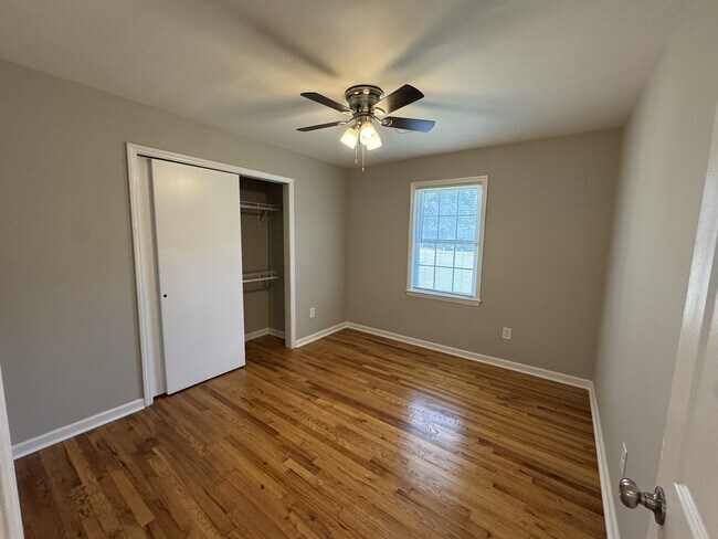 Building Photo - 105 Fort Dr