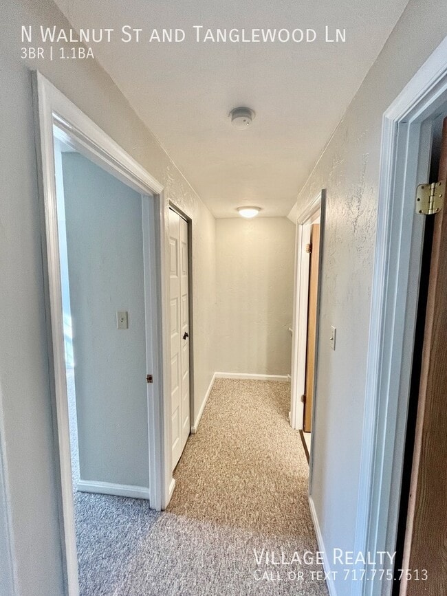 Building Photo - 492 N Walnut St