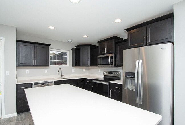 Building Photo - Charming Townhome in South Bismarck