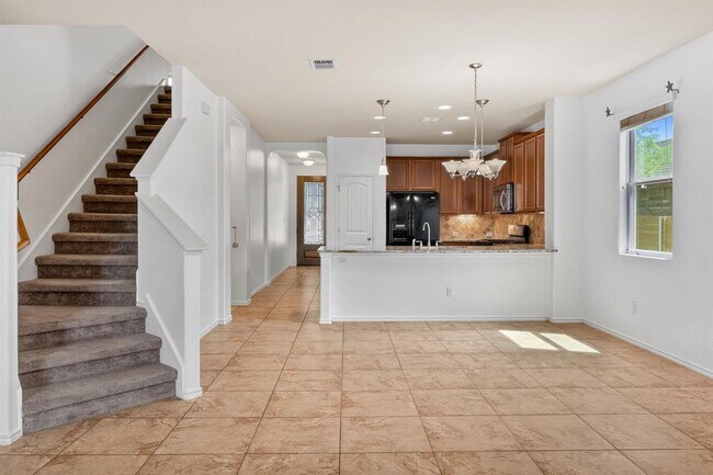 Building Photo - 2627 Garlic Creek Dr
