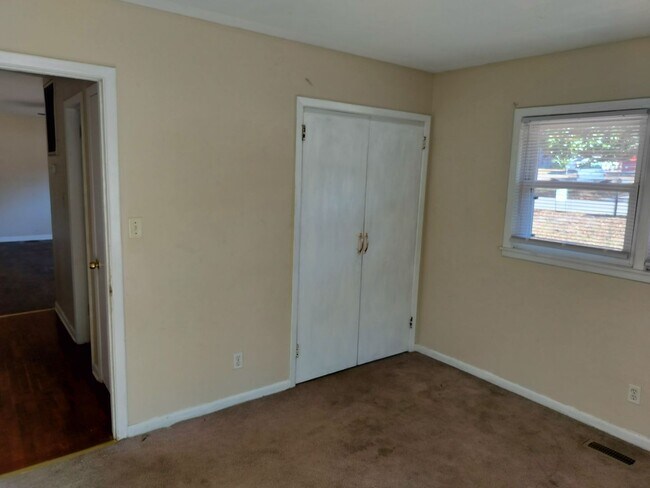 Building Photo - Village, home