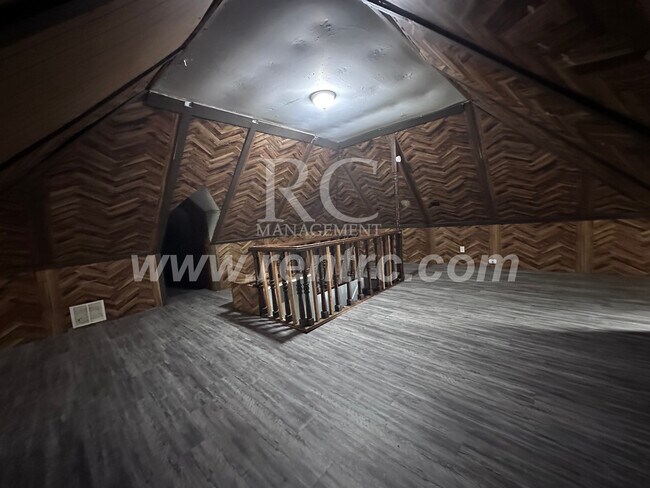 Building Photo - 106 Wisconsin-
