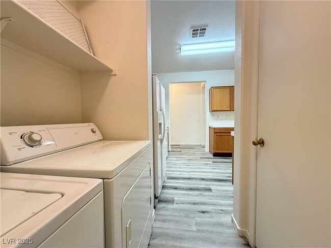 Building Photo - 813 Peachy Canyon Cir