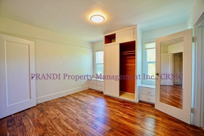 Building Photo - 13 Maple Ave