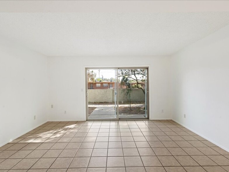 Building Photo - 122 S Hardy Dr
