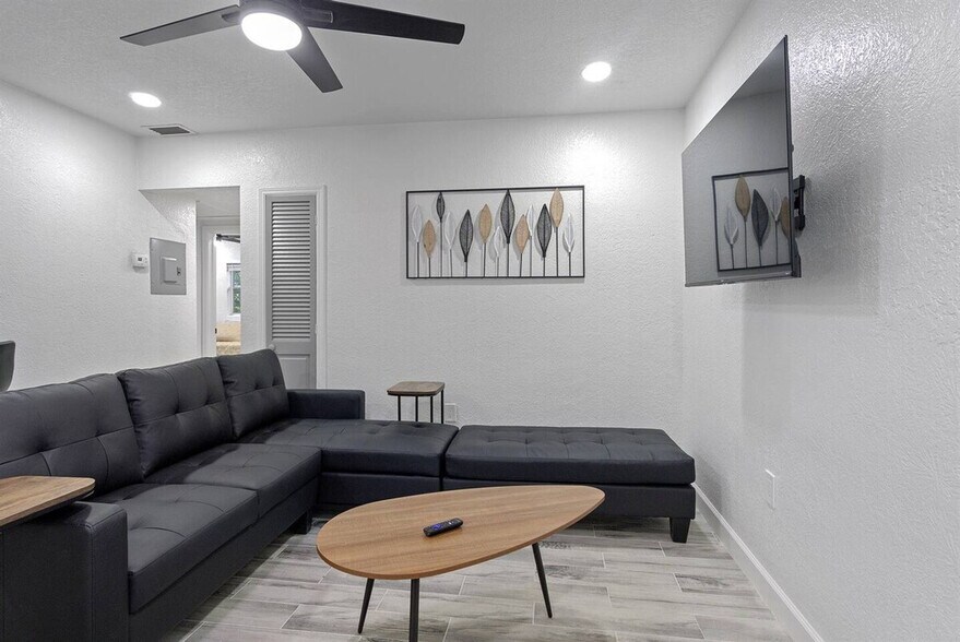 Building Photo - 1711 Asher Ln