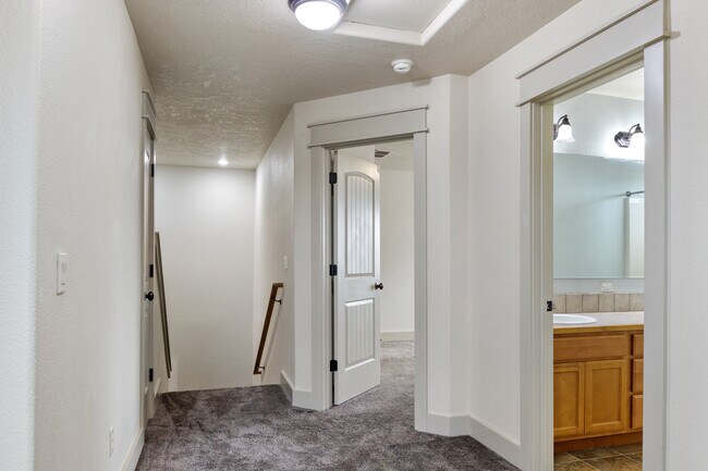 Building Photo - 10976 W Hidden Brook Dr