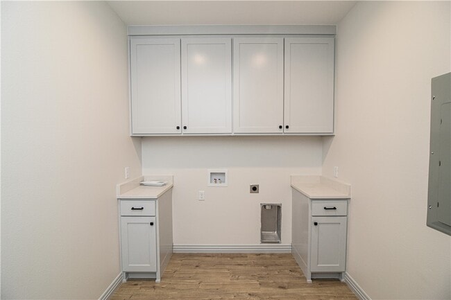 Building Photo - 13734 Canal St