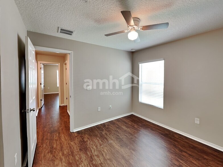 Building Photo - 7271 Wakeview Dr