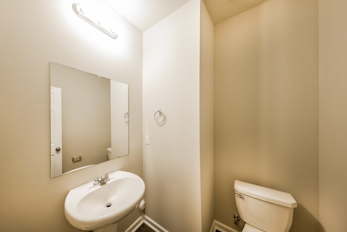Building Photo - 236 Stonebriar Dr