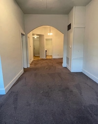 Building Photo - 105 S Howard St