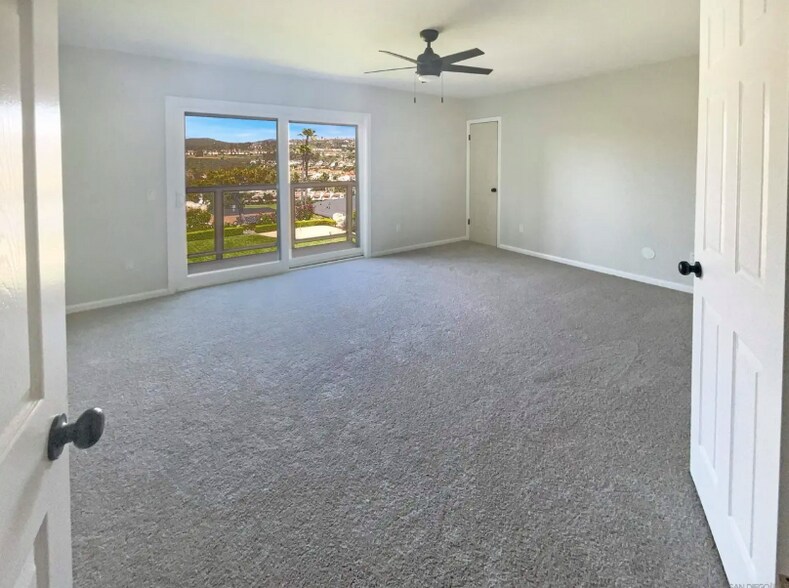 Building Photo - 2644 La Costa Ave