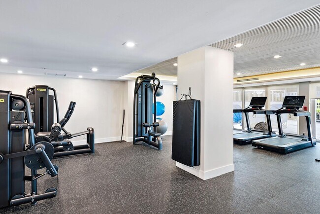 Building Photo - 2600 S Ocean Blvd
