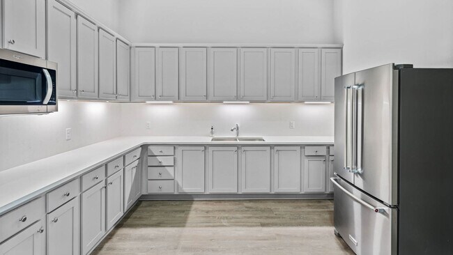 Building Photo - 6469 Bellavia Ln