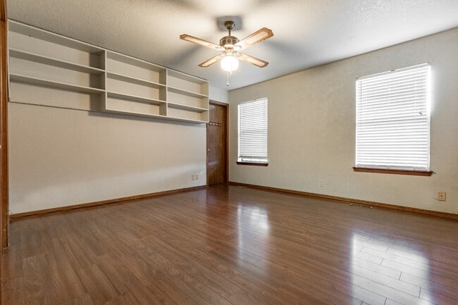 Building Photo - 1251 Kingston Rd