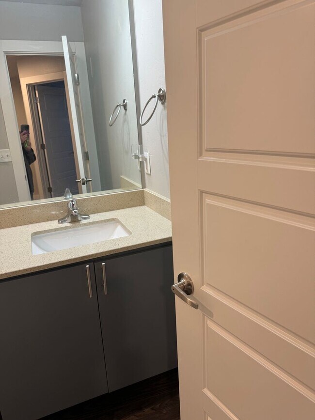 Building Photo - 1/2 off first month! 3 bedroom, 2.5 bathroom, 1 car garage