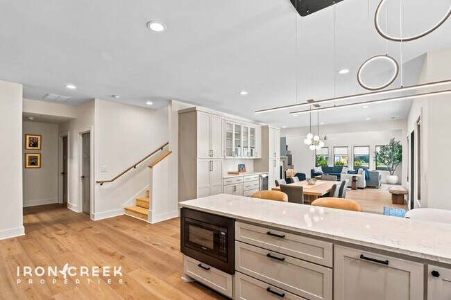 Building Photo - 3015 Sand Hill Crane Dr