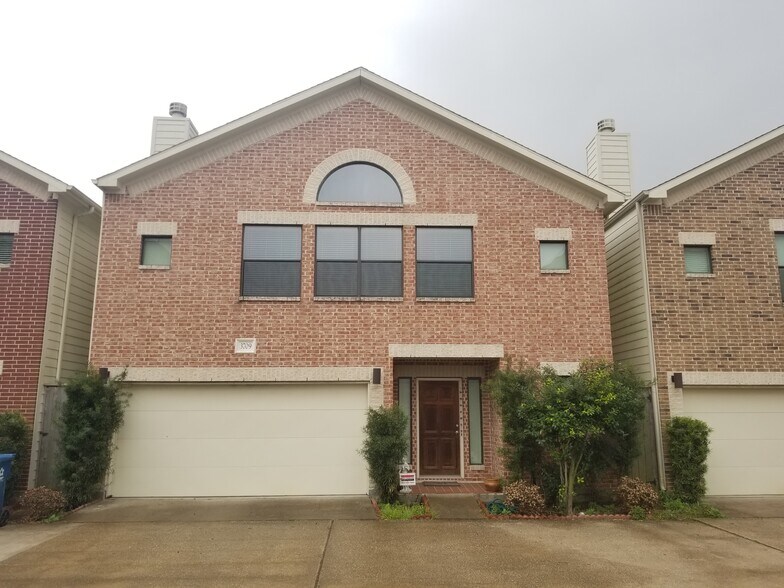 FRONT - 3709 Main Plaza Dr
