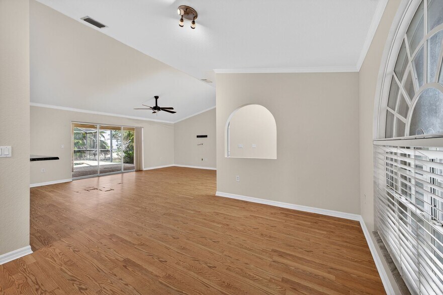 Building Photo - Charming 3-Bedroom Home with Private Pool in Buckingham Air Park