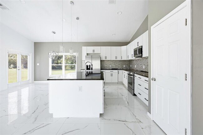 Building Photo - 14550 SW 61st Ct