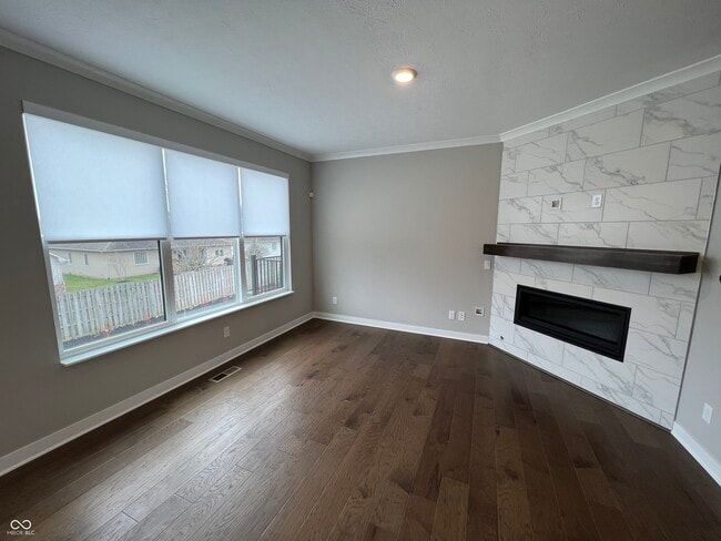 Building Photo - 665 Golborne St