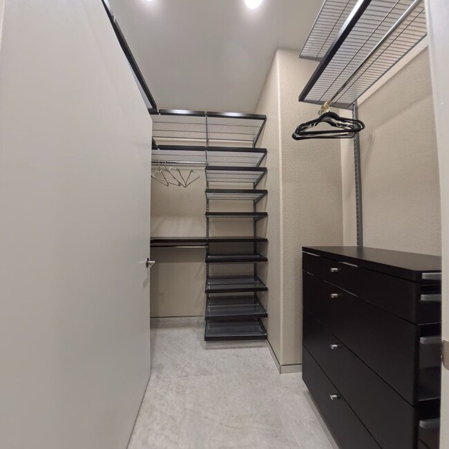 Building Photo - 8725 W Flamingo Rd