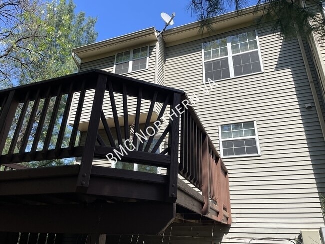 Building Photo - 865 Tall Oaks Square