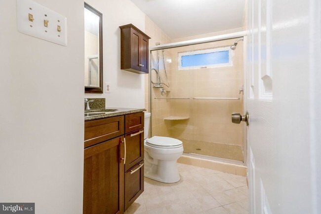 Building Photo - 4111 Denfeld Ave