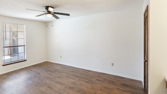 Building Photo - 2100 College Dr