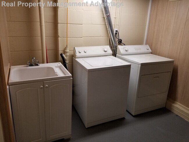 Building Photo - Meticulously Maintained 2 Bedrooms and 1.5...