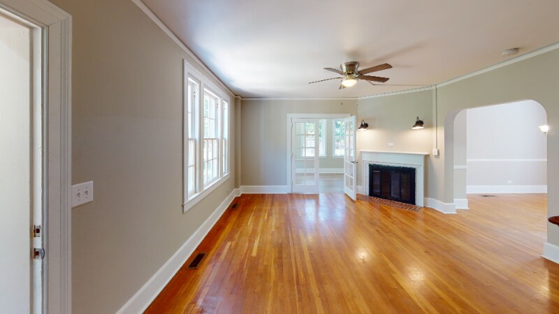 Building Photo - 502 N Thomas Rd