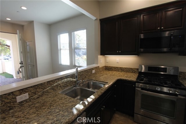 Building Photo - 21 Quartet